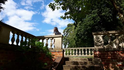 Fry Gallery and Bridge End Garden 